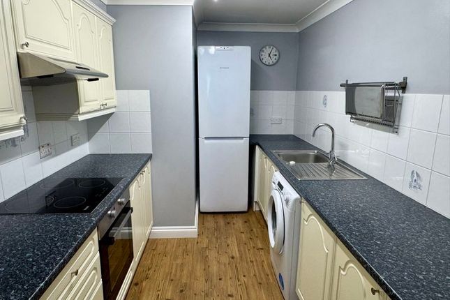 46 Station Road, Hayling Island photo 3