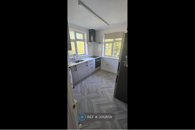 Methuen Close, Edgware photo 3