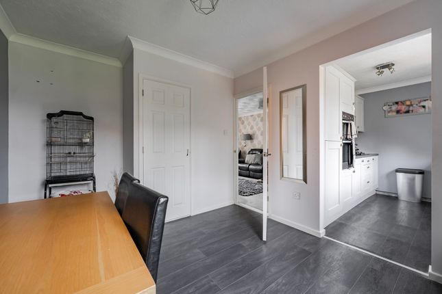 16 Wenman Court, Norwich photo 2