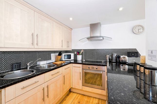 Flat A, Central Apartments,, Tregenna Place, Cornwall photo 2