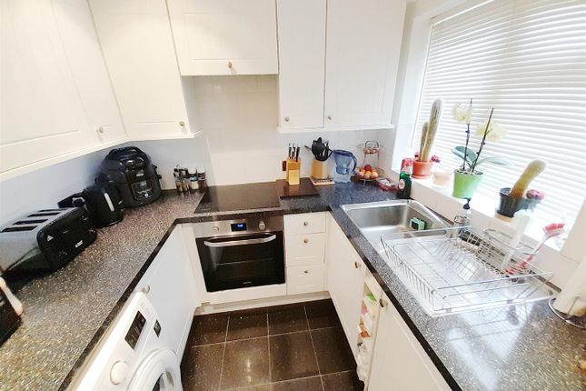 Terraced house for sale in Braunston Drive, Hayes