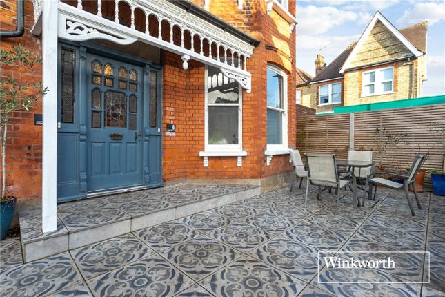 Dukes Avenue, Barnet photo 2