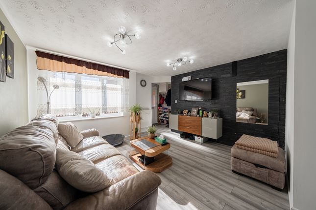 15 The Ridgeway, Leicester photo 4