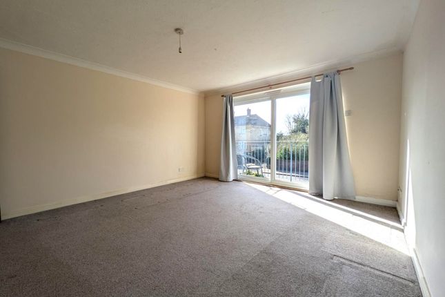 8 Ladbroke Court, Ladbroke Road, Redhill photo 5