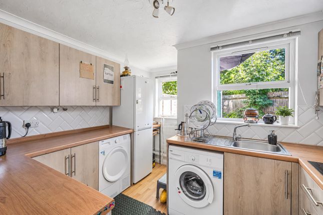 4, Bullocks Lane, Hertford photo 2