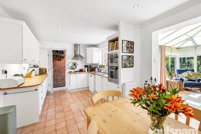 15, Barns Croft Way, Worcestershire photo 3