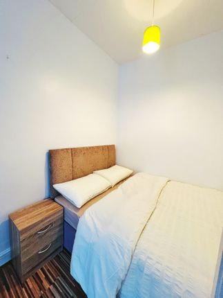 4, Hart Hill Lane, Luton photo 5