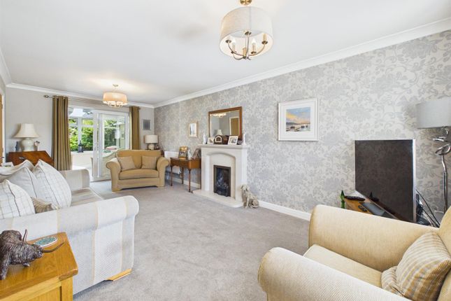 7, Harwell Close, Gloucester photo 3