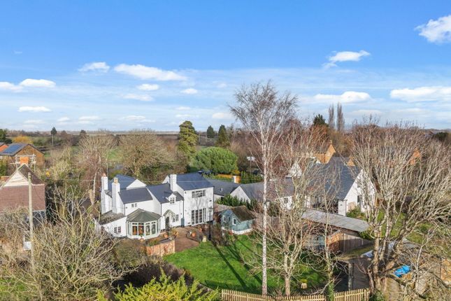 Pickwick Cottage, Swan Lane, Cheltenham photo 2