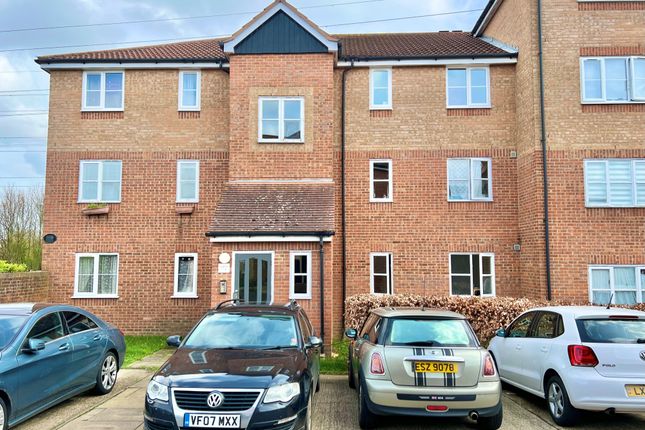 Flat to rent in Treeby Court, George Lovell Drive, Enfield