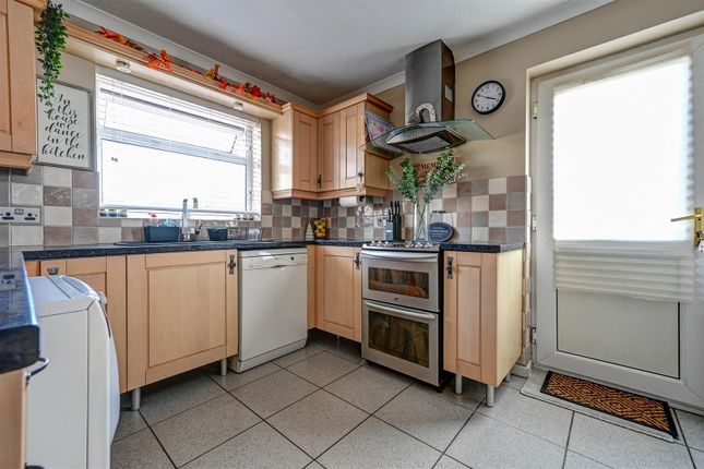 7, Rogers Close, Great Yarmouth photo 4
