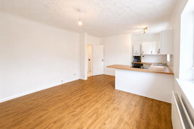 Flat 3 St Marys Court, 52, Glamis Street, Bognor Regis photo 4
