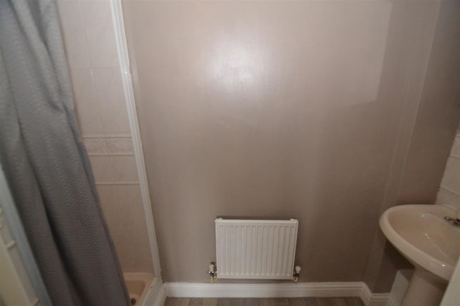 8, Alexandra Street, Bradford photo 5