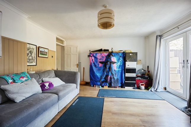 84, Tintagel Close, Andover photo 4