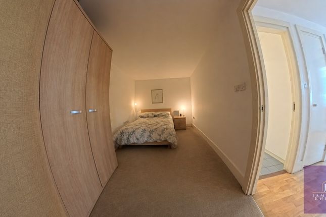 Flat 9 Bombay Court 59, St. Marychurch Street, Greater London photo 3