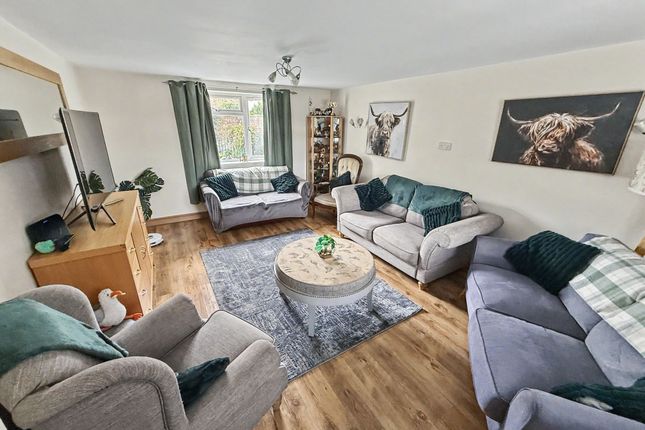 46 Orkney Mews, Tiverton photo 2