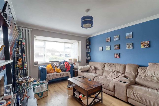 24, Jaywick Lane, Clacton on Sea photo 2