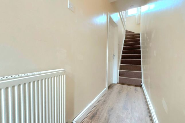 88 Bronllwyn Road, Pentre photo 5