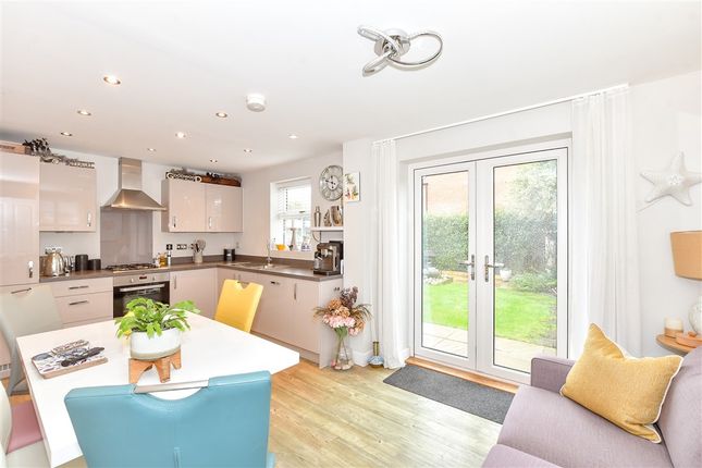 Shelby Drive Westhampnett, Chichester photo 4