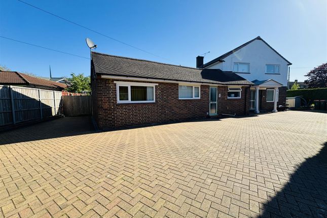 126, Railey Road, Crawley photo 2