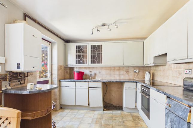 107, Pennymead, Harlow photo 4