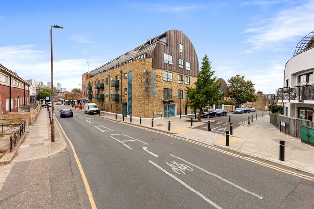 Flat 12, Vista Apartments, 23, Woodland Crescent, London photo 4