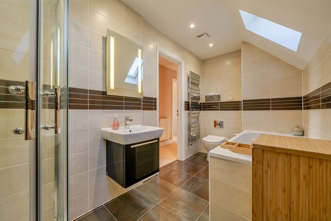 8 Woodstock Court, Winchester photo 3