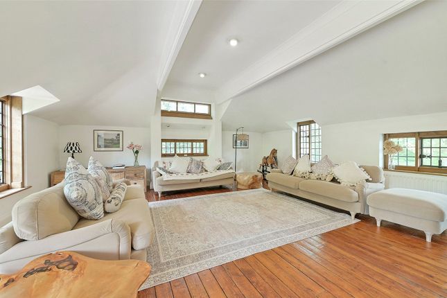 East Lodge,, Ridgemead Road, Surrey photo 4