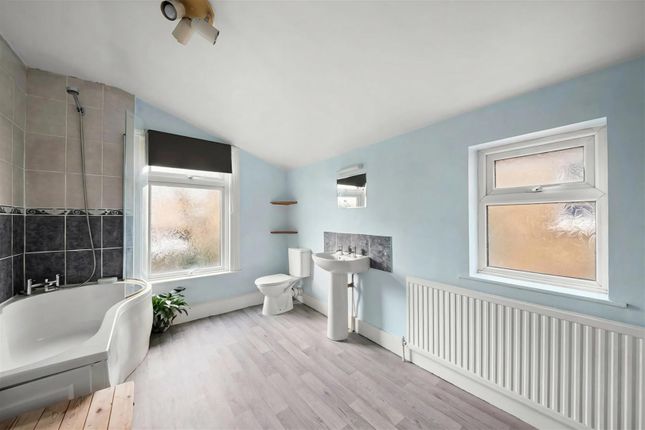 43, St. Johns Road, Uxbridge photo 4