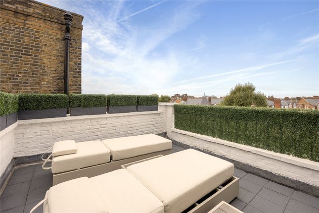 11 Delahay House, 15, Chelsea Embankment, London photo 4