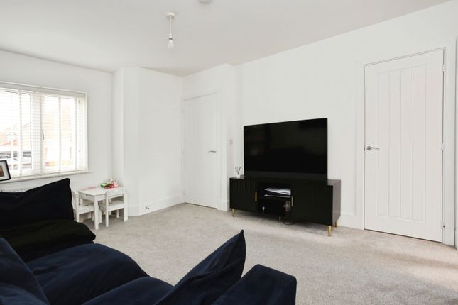 2, Reeves Avenue, Tonbridge photo 4