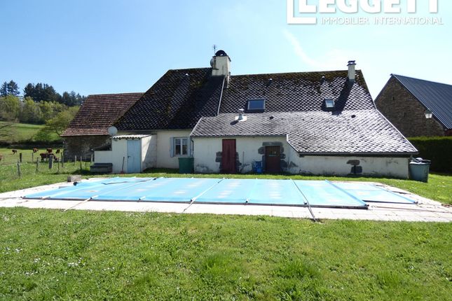 Thumbnail Villa for sale in Chalvignac, Cantal, Auvergne-Rhône-Alpes