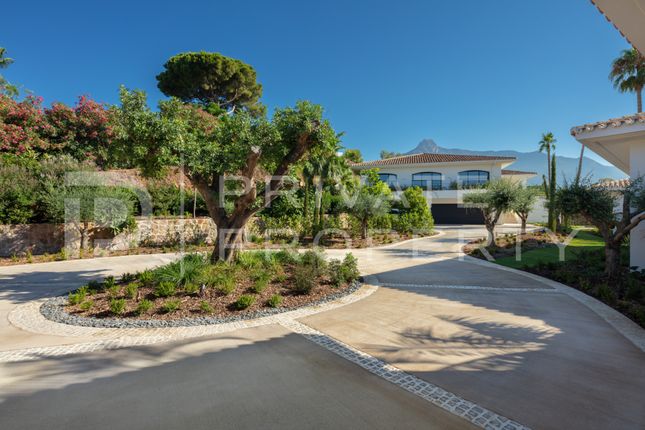 Villa for sale in Las Lomas Del Marbella Club, Marbella Golden Mile, Marbella