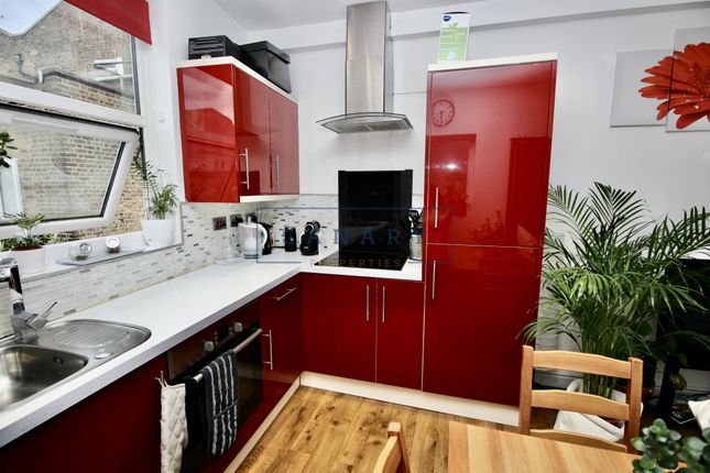 Maisonette for sale in Kilburn Lane, Queens Park, London