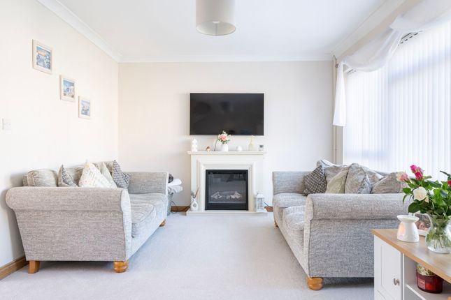 12 Mayfield Way, Stowmarket photo 3