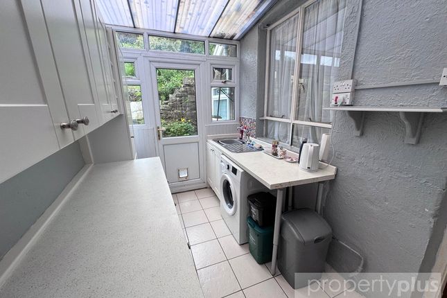 5, Llyn Crescent, Rhondda Cynon Taff photo 4