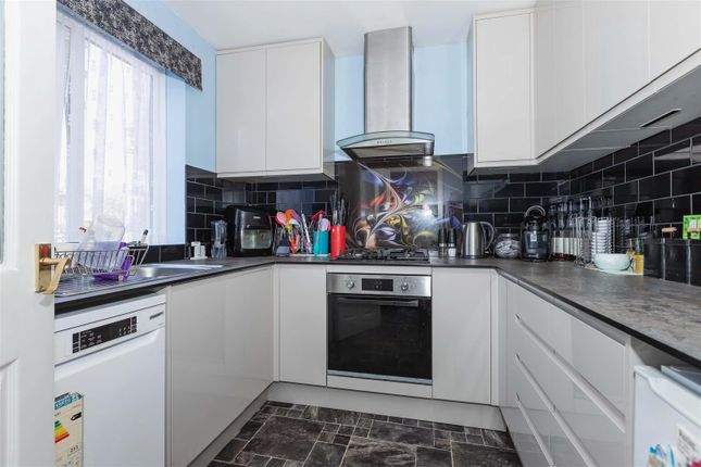 65, Raleigh Crescent, Goring-By-Sea photo 3