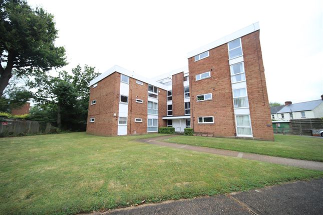 Thumbnail Studio to rent in Avalon Close, The Ridgeway, Enfield