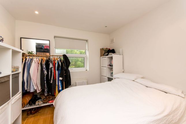 Flat to rent in Ashmore Road, Maida Hill, London