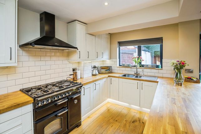 18, Hawthorn Road, Cheshire photo 2