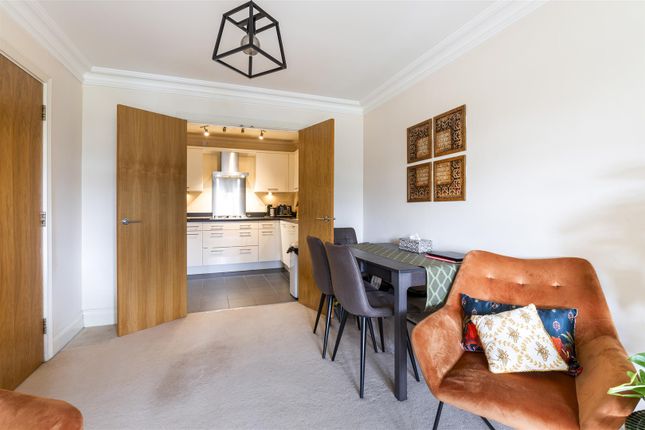 Flat for sale in Cheam Road, Ewell, Epsom