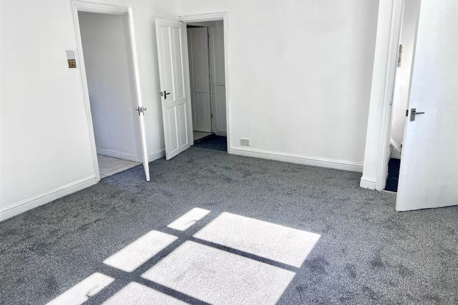 2, Newstead View, Pontefract photo 5