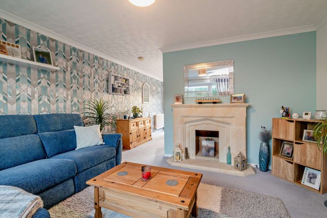 25, Aldsworth Close, Gloucestershire photo 2