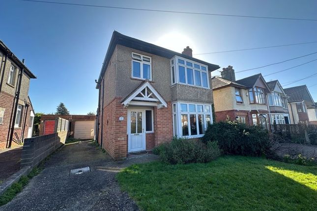 Detached house for sale in Mudford Road, Yeovil - Good-Sized Garden, Family Home, No Chain
