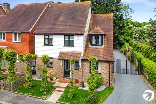 Thumbnail Detached house for sale in London Road, Farningham, Kent