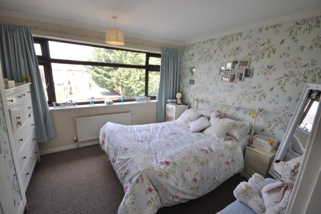 45, Nicola Gardens, Derbyshire photo 4