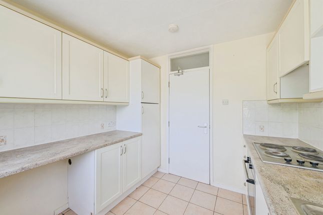 57, Enfield Close, Birmingham photo 4