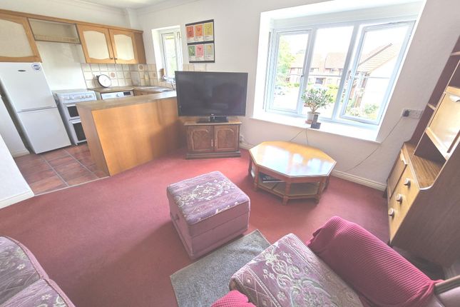 Flat 40, Richmond Court, High Road, Broxbourne photo 3
