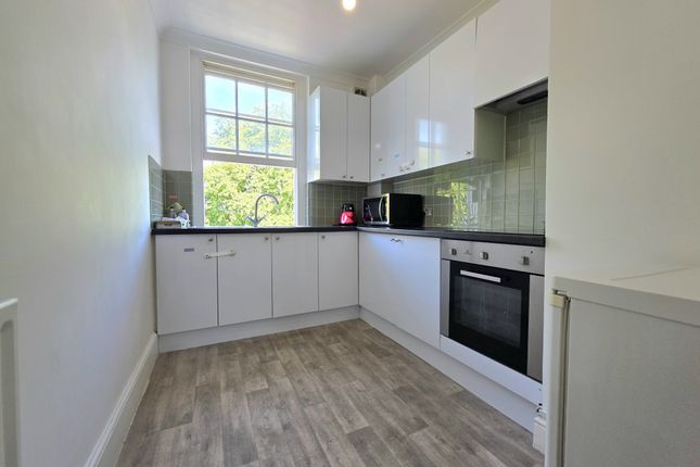 Flat 8, 82 Camberwell Road, London photo 5