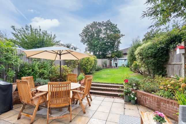16, St Pauls Road West, Dorking photo 4